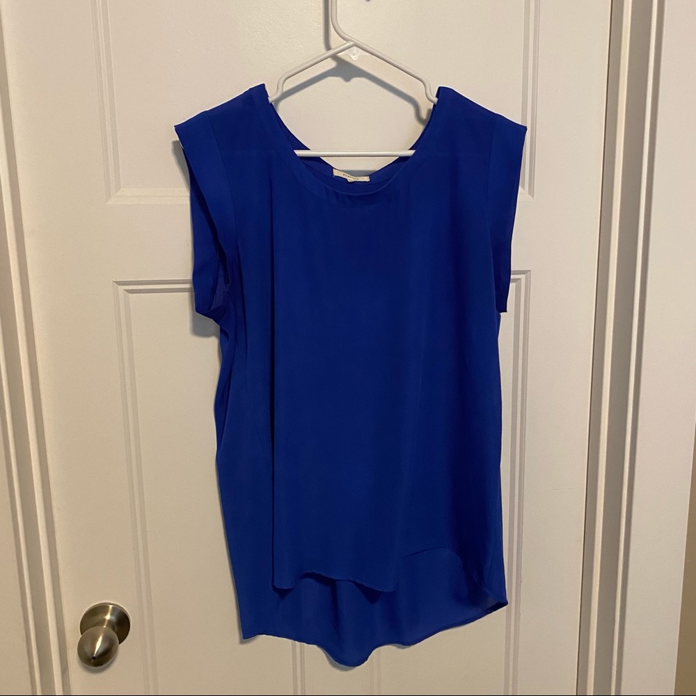Pleione blue Flowy top size M
